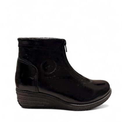 Pyramis Δερμάτινα γυναικεία ανατομικά μποτάκια σε μαύρο λουστρίνι