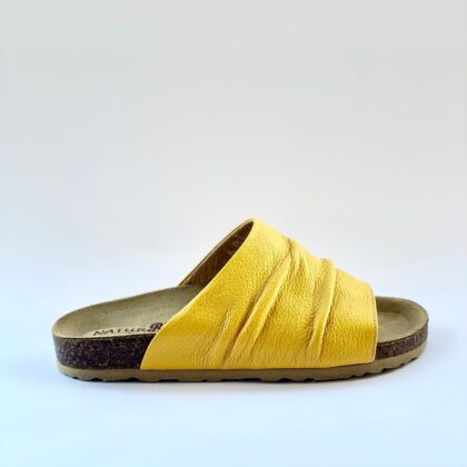 Relax shoes  Δερμάτινα γυναικεία  ανατομικά σανδάλια σε κίτρινο χρώμα