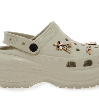 Seven clogs γυναικεία σε μπεζ χρώμα με διακοσμητικά στοιχεία